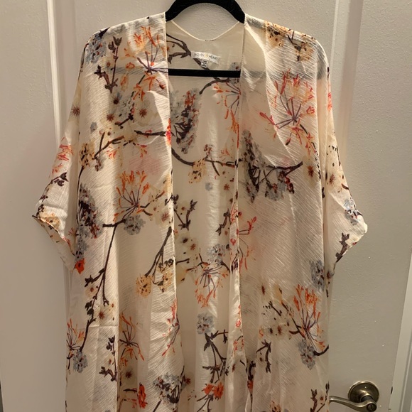 Floral kimono - Picture 1 of 4